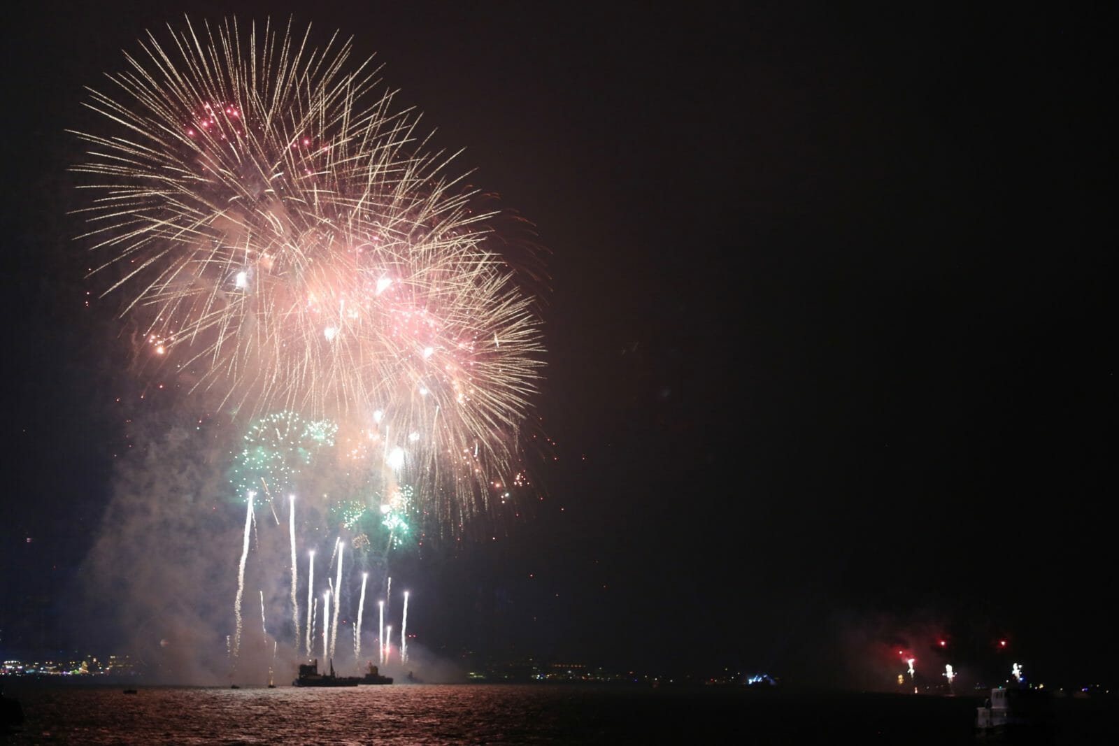 Fireworks Cruise Hong Kong: It’s a Blast