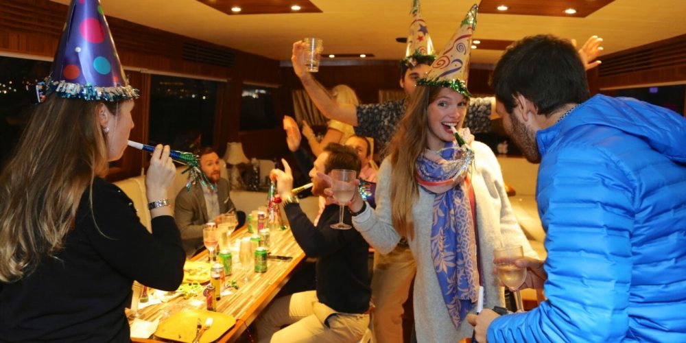 Fireworks Cruises Tours & New Years Parties